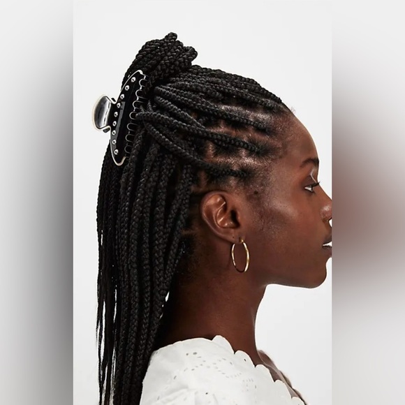 Free People Accessories - NWT Free People Larkin Studded Claw Clip